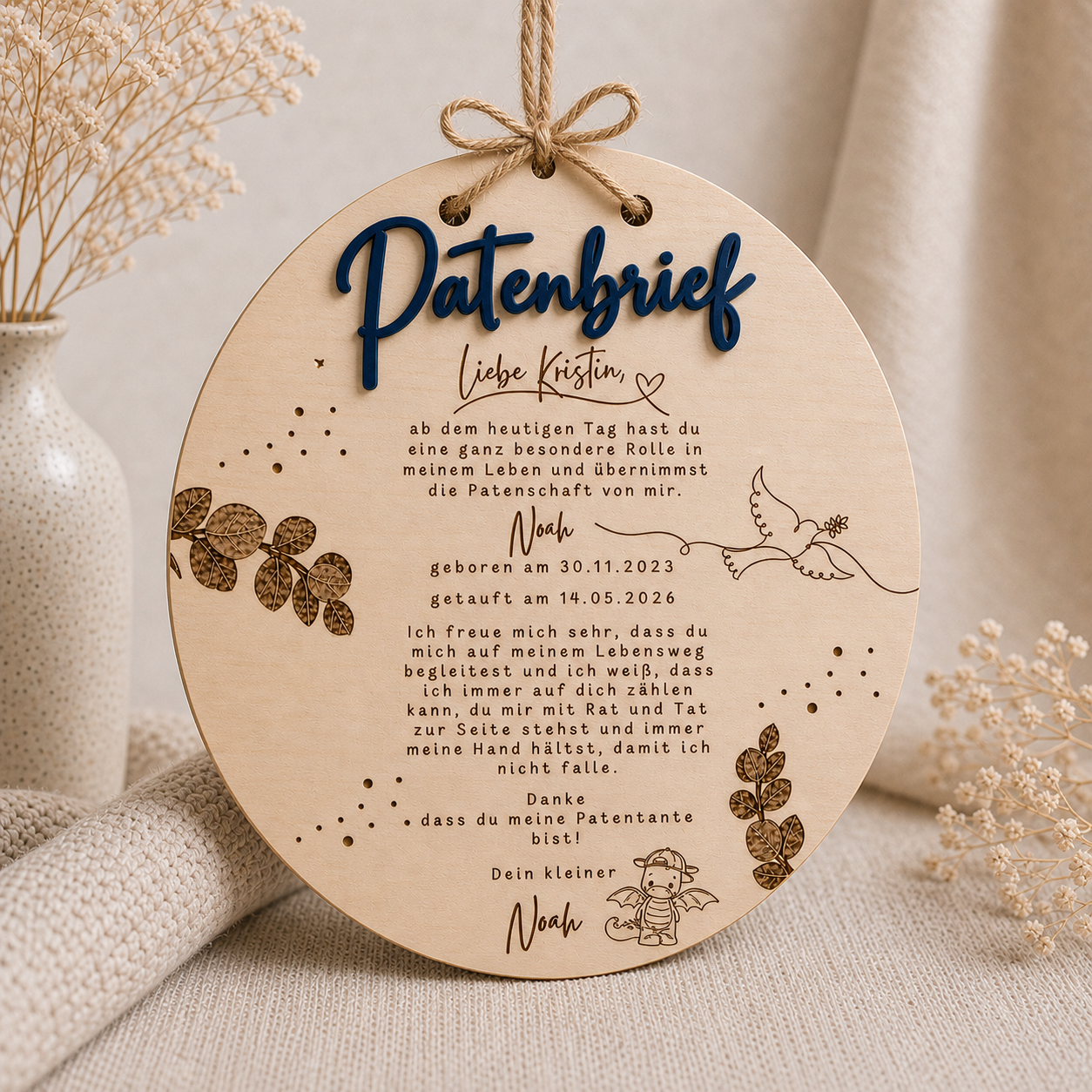 Personalisierter Patenbrief aus Holz rund mit Wunschmotiv, Gravur und 3D-Schrift. Ein liebevolles Geschenk zur Taufe, Erinnerung an die Patenschaft.