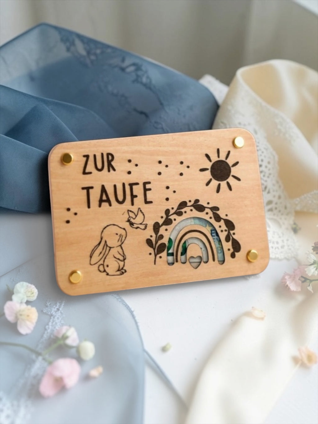 Personalisiertes Geldgeschenk zur Taufe aus Holz – handgemachte Geschenkverpackung
