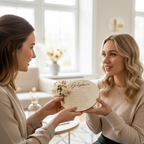 Zeit-Gutschein aus Holz mit Trockenblumen – liebevolles Geschenk für Mama, Papa, Freundin oder Freund