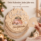 Carlottas Adventskalender mit Wechselmotiv – Originalprodukt, mit Hilfe von KI dargestellt