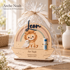 Arche Noah Geldaufsteller mit optionalem 3D-Namen in transparenter Geschenkfolie. Verpackungsbeispiel, KI-Visualisierung.
